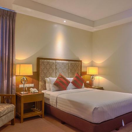 Mansion Garden Hotel Olongapo Exterior foto