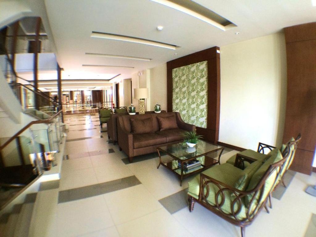 Mansion Garden Hotel Olongapo Exterior foto