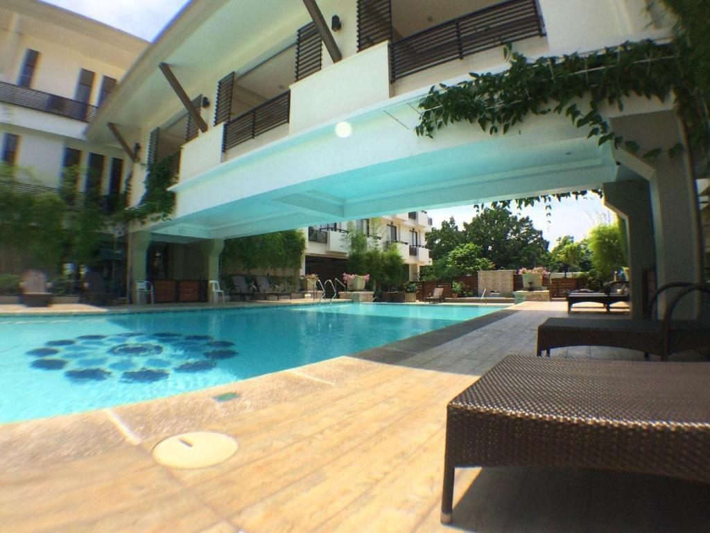 Mansion Garden Hotel Olongapo Exterior foto