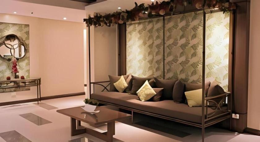 Mansion Garden Hotel Olongapo Exterior foto